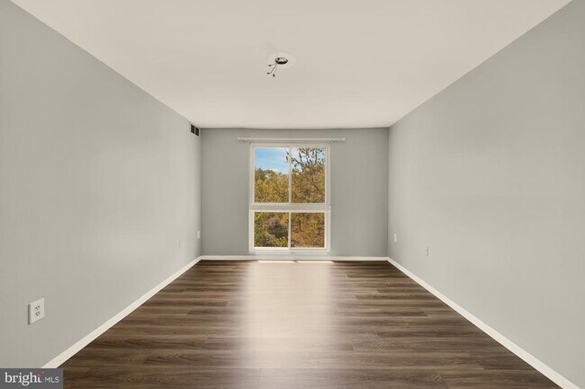 Building Photo - 5614 Bismach Dr