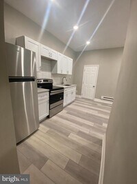 Building Photo - 4614 RISING SUN Ave