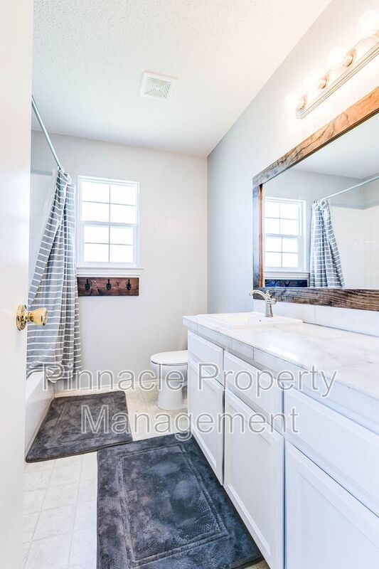 Building Photo - 1222 Elmo Ln