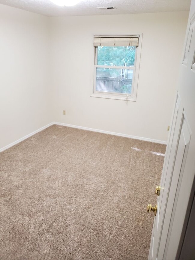 Building Photo - 514 W Northlane Dr