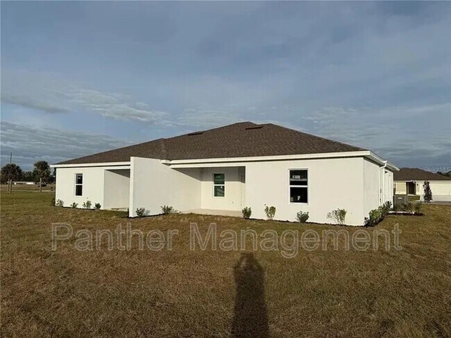 Building Photo - 16147 Badalona Dr