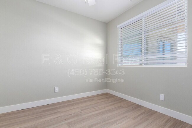 Building Photo - 1332 N 71st St