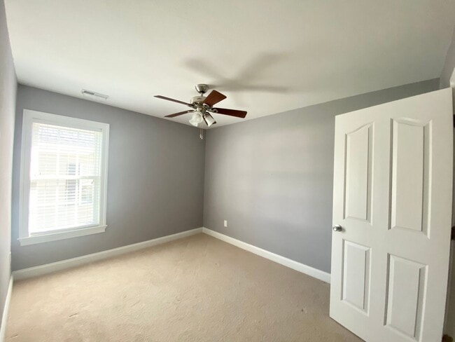 Building Photo - 532 Millbrooke Cir