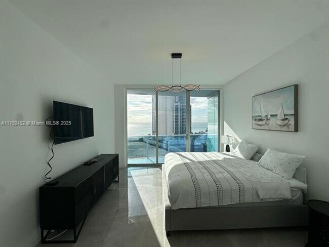 Building Photo - 17550 Collins Ave