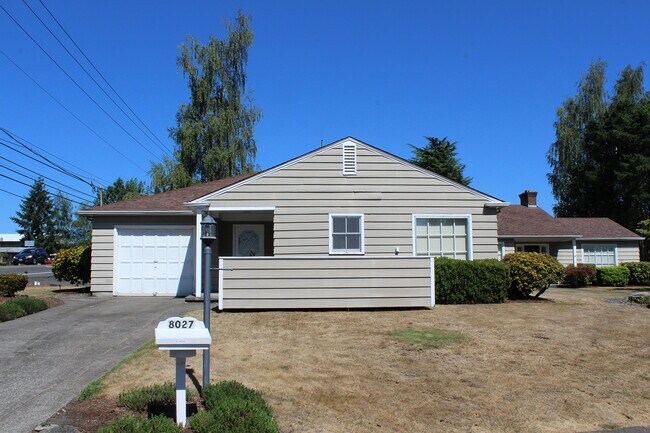 Building Photo - 8025-8027 SW Northvale Wy