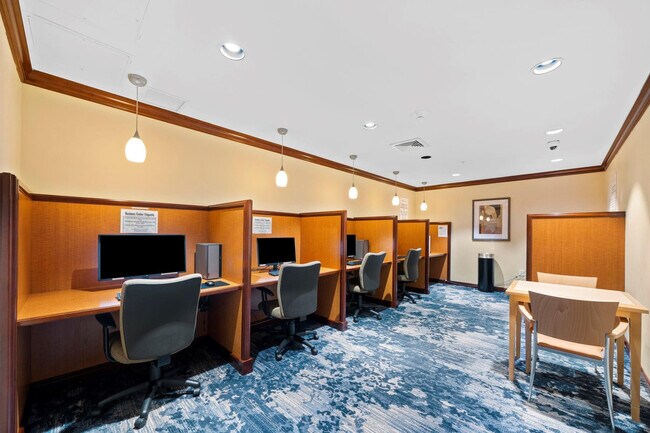 Building Photo - 347 N New River Dr E