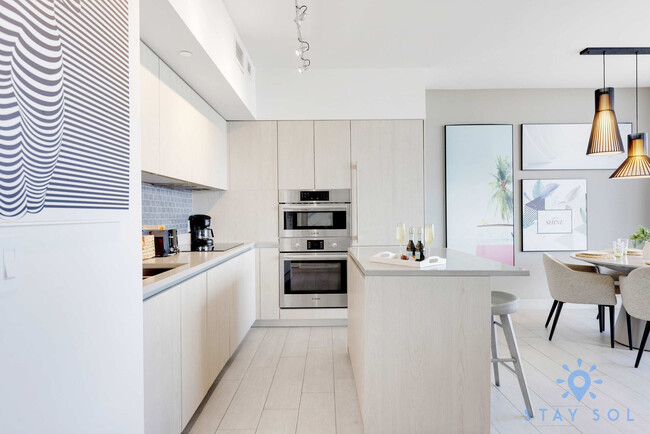 Building Photo - 4010 S Ocean Dr