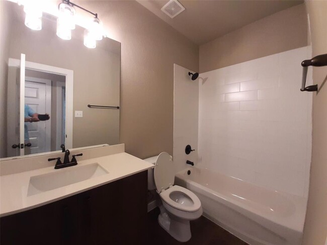 Building Photo - 9864 Grosbeak Ln