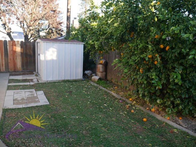 Building Photo - Bright 3 bed 2 bath 1,356 sq. ft. Single Family Home In Woodland