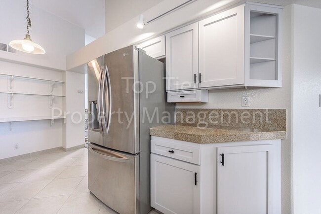 Building Photo - Beautiful 2 bed / 2 bath / 1286 sqft Condo...