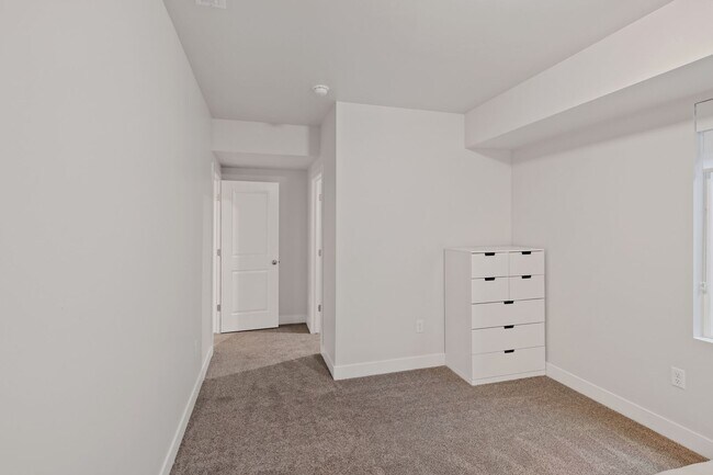Building Photo - 7862 Danish Pine Ln