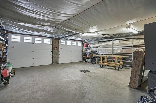 Building Photo - 19 Ridgeview Rd