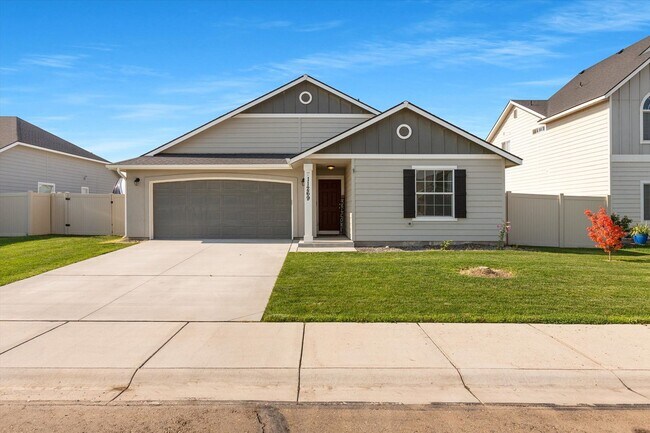 Primary Photo - Beautiful Home with Solar Panels