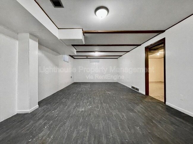 Building Photo - 1348 Carriage Hill Dr SE