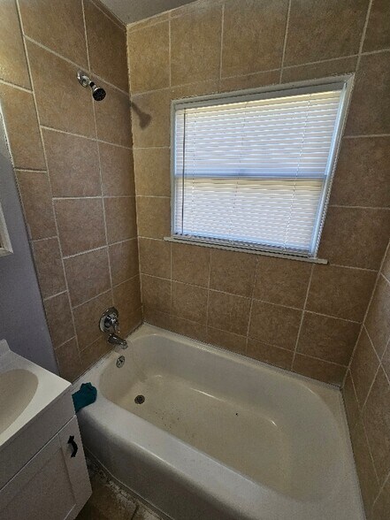 Building Photo - 1919 W 46th Pl