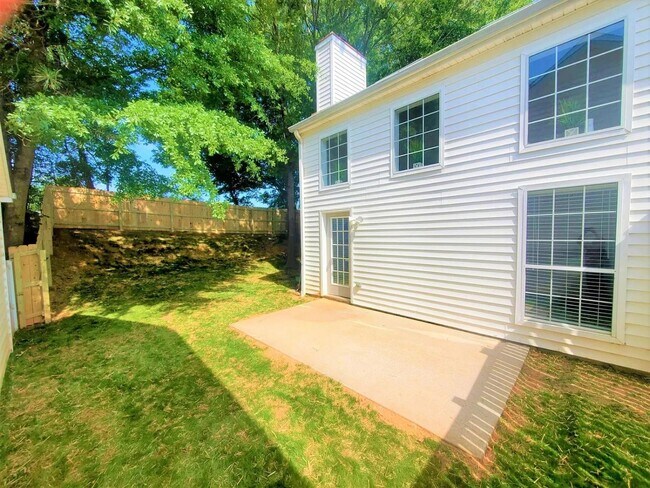 Building Photo - 2990 Barnwood Crossing NW