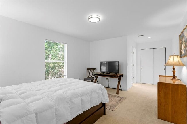 Building Photo - 1343 Highland Ave NW