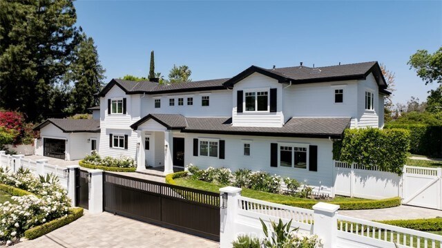 Primary Photo - 20701 Dumont St