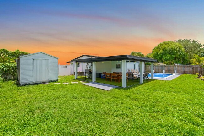 Building Photo - 7061 Coolidge St