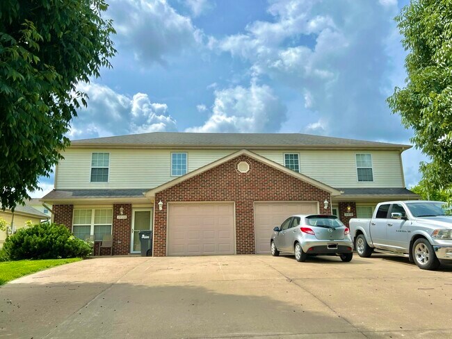 Primary Photo - 3410 Zinnia Dr