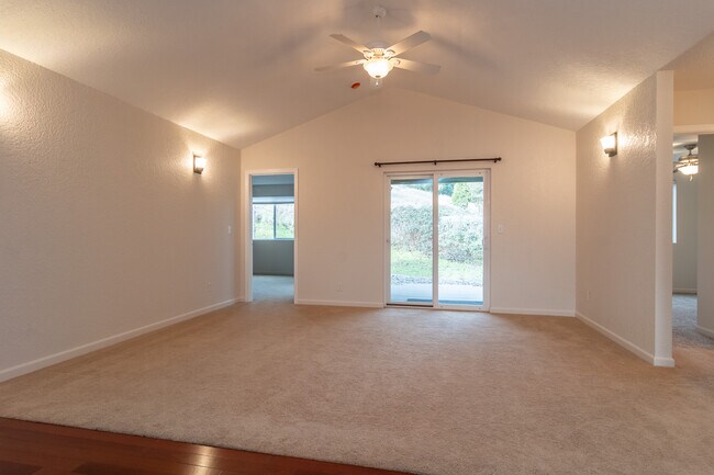 Building Photo - 233 Palmdale Ave