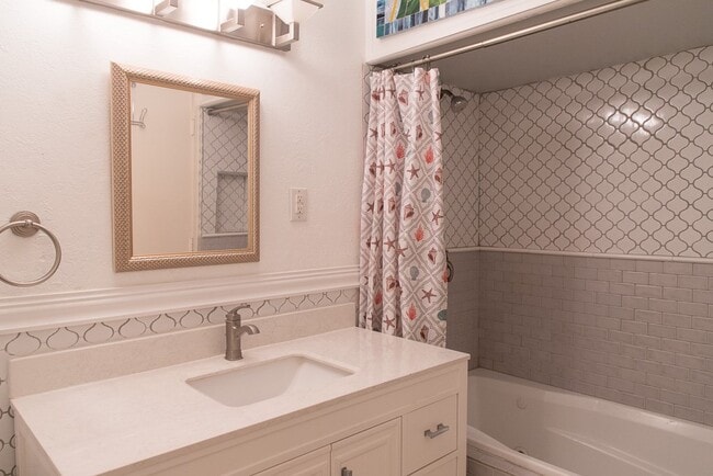 Building Photo - 9010 Linkmeadow Ln