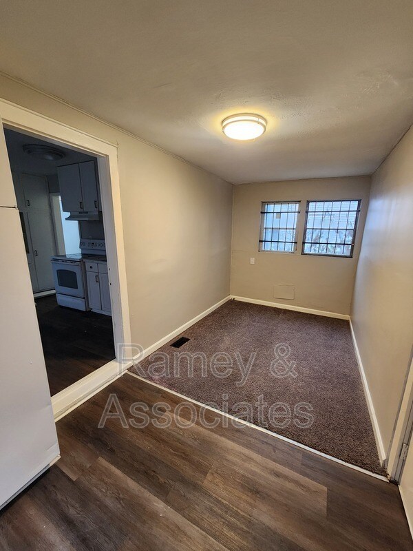 Building Photo - 2306 S 36th St