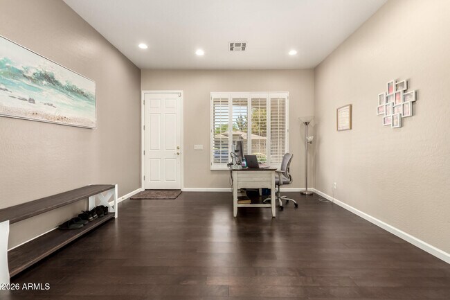 Building Photo - 2043 W Periwinkle Way