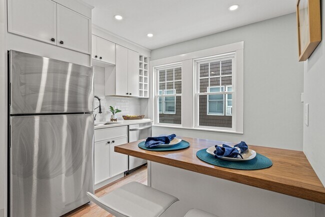 Building Photo - 44-46 Woods Ave