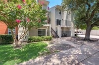 Building Photo - 6900 Skillman St