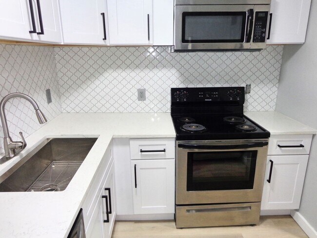 Building Photo - Ocean View