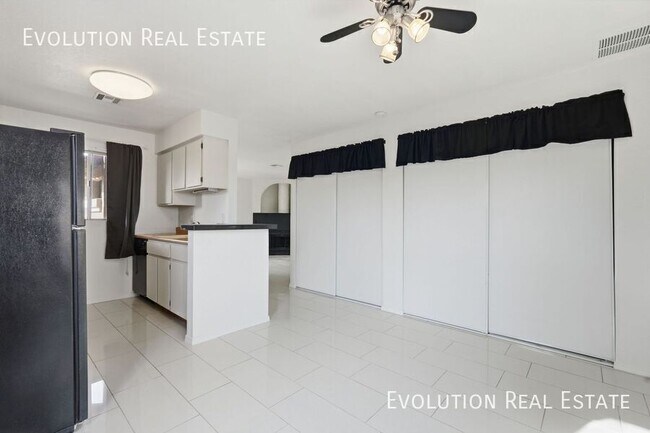 Building Photo - 20251 N 3rd Dr