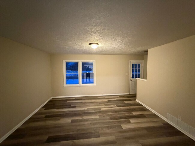 Building Photo - 863-863 N Central Dr