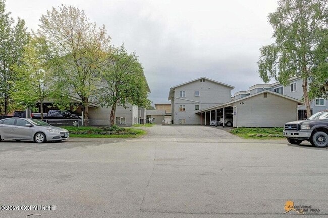 Building Photo - 430 E 14th Ave