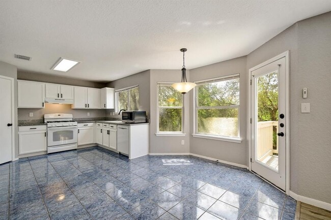 Building Photo - 4314 Knollbluff