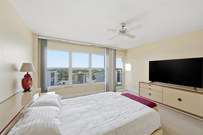 Building Photo - 405 N Ocean Blvd