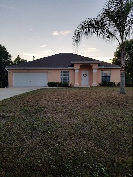 Building Photo - 8025 98th Ct