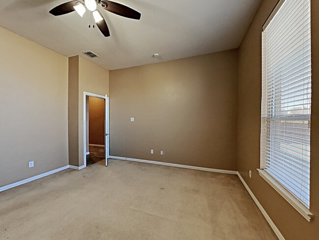 Building Photo - 4613 Lance Leaf Dr