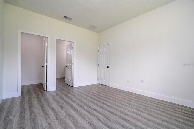 Building Photo - 6671 SW 151 Loop