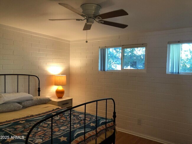 Building Photo - 2025 S Granada Dr