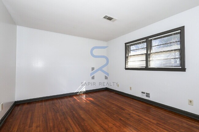 Building Photo - 1678 Bagpipe Pl