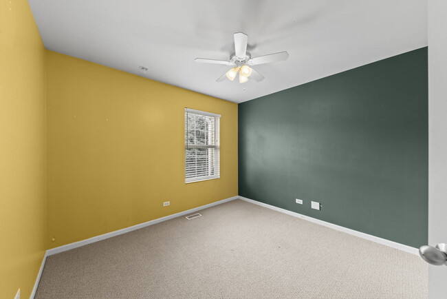Building Photo - 129 Springbrook Trail S
