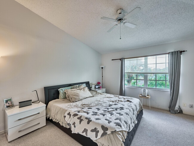 Building Photo - 5121 Sabal Gardens Ln