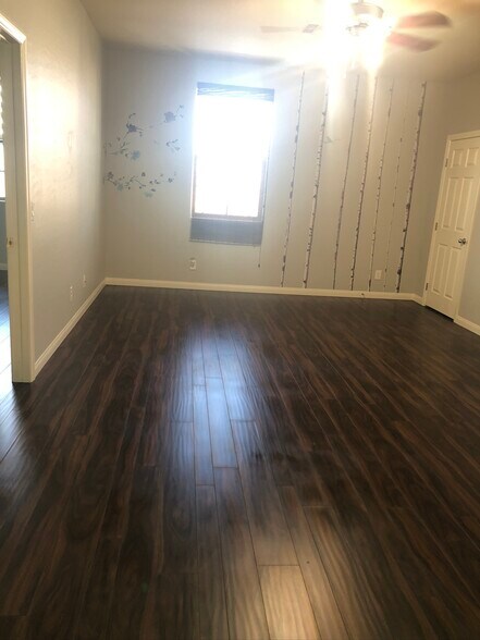 Loft (2nd Fl) - 263 Garden Trellis Ct