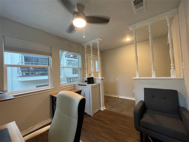 Building Photo - 1404 Norwalk Ln