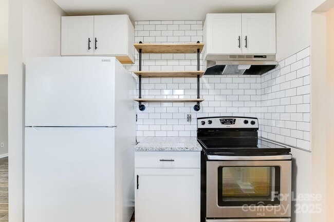 Building Photo - 4027 Bearwood Ave