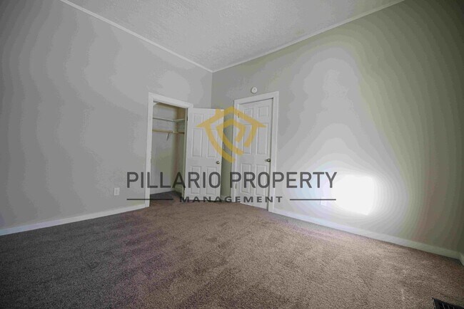 Building Photo - Close to Marion University, 3 Bedroom, 1.5...