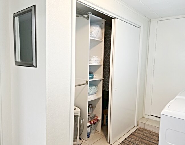 Building Photo - 9092 W Fort Island Trail