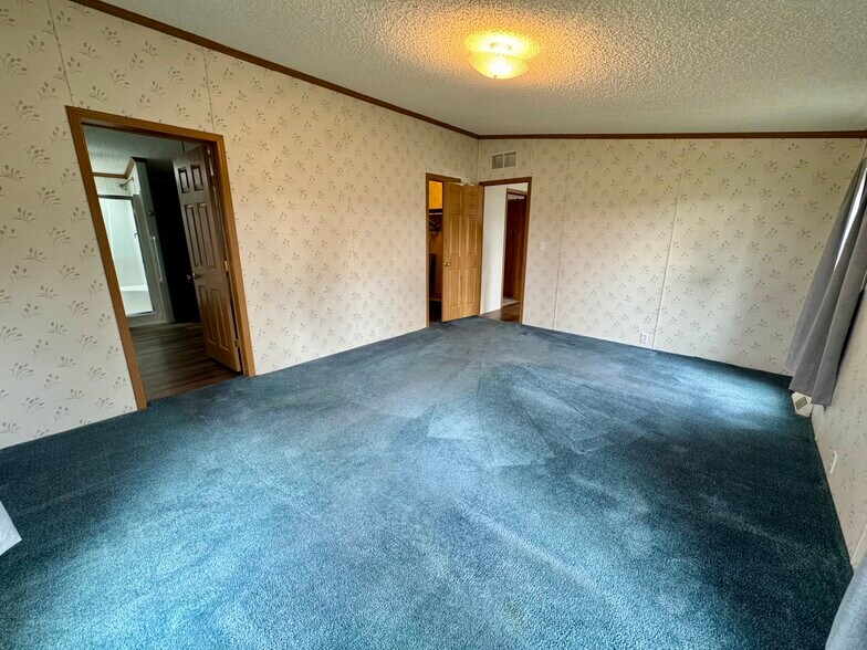 Building Photo - 14401 134th Ave W