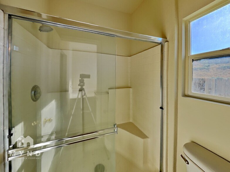 Building Photo - 5518 Spandrell Cir